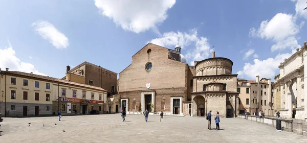 Kareler ve sokaklarda Padova