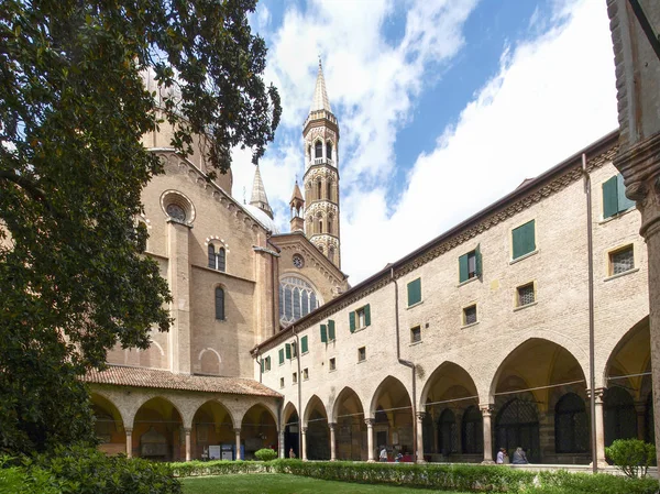 Bazilica Sfântului Antonie de Padova, mănăstirea . — Fotografie, imagine de stoc