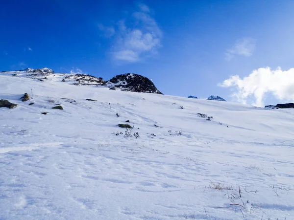 Splugen unterer Surettasee, Winterlandschaft — Stockfoto