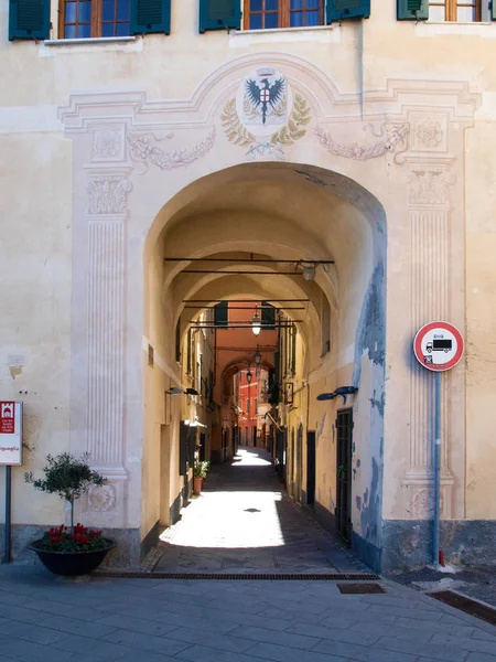 Laigueglia Italia Marzo 2016 Callejuelas Calles Hacia Centro Histórico Del — Foto de Stock