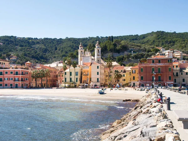 Laigueglia Italia Marzo 2016 Vista Panoramica Dal Mare Della Coloratissima — Foto Stock