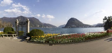 Lugano, İsviçre: Çiçekli Ciani Park ve Lugano Körfez Manzaralı