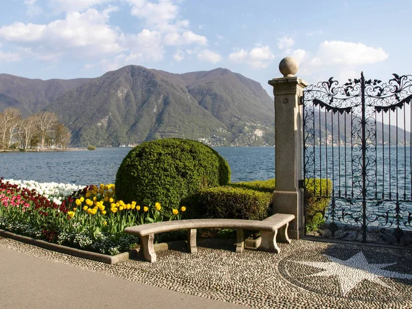 Lugano Švýcarsko Kvetoucího Parku Ciani Výhledem Záliv Lugano — Stock fotografie