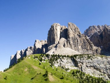 Dolomitler, manzaranın farklı görüntüleri.