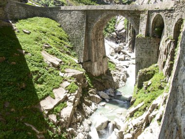 Gorge Schllenen ve Teufelsbrcke