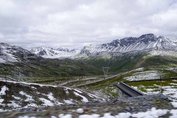 Passo Stelvista della vallata — стоковое фото