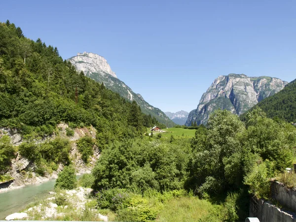 Dolomiten, verschiedene Landschaftsbilder — Stockfoto