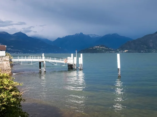 Olaszország Pianello Del Lario Pier Dokkoló Vihar Közeledik Háttérben Piona — Stock Fotó