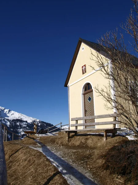 Zoeblen Österreich Bergkapelle Mit Blick Ins Tal — Stockfoto