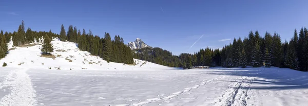 Zoeblen Avusturya Kayak Merkezinin Kış Manzarası — Stok fotoğraf