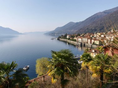 Cannero, İtalya: Maggiore Gölü kıyısındaki köy.
