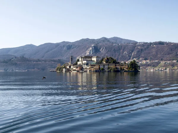 オルタ ジュリオ Orta San Julio イタリア オルタ湖東岸の中間に位置する村 — ストック写真