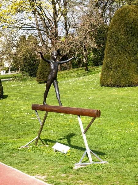 瑞士洛桑 2017年4月1日 奥林匹克公园与雕塑 — 图库照片