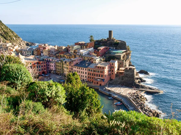 Vernazza Italien Antikes Dorf Der Ligurischen Ostküste Farbige Häuser Umgeben — Stockfoto