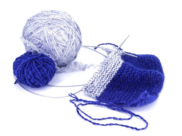 Состав для вязания вязальных инструментов, все для вязания, вязальных спиц, изолированных на белом фоне
.