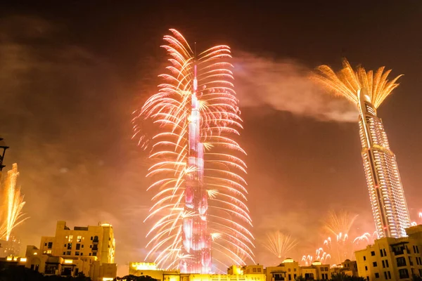 Explosion Von Buntem Feuerwerk Burj Khalifa Dubai Gegen Den Nachthimmel — Stockfoto