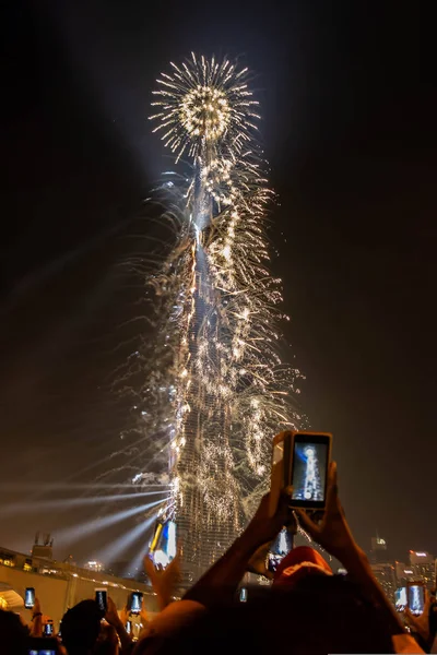 Eksplozja Wielobarwnych Fajerwerków Burj Khalifa Dubai Przeciwko Nocnemu Niebu Podczas — Zdjęcie stockowe