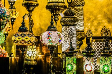 İstanbul, Türkiye 'de Dekoratif Türk Işıkları, Geleneksel Renkli Işıklar ve Asma Lambalar