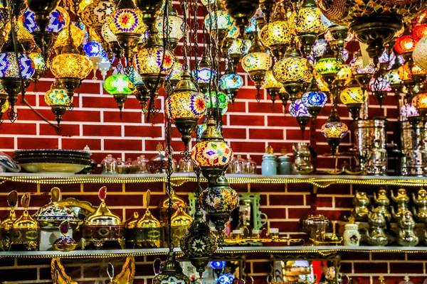 Lumières Turques Décoratives Lumières Colorées Traditionnelles Lampes Suspendues Istanbul Turquie — Photo