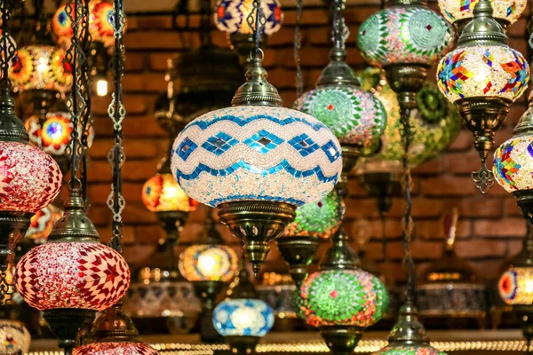 Lampade Turche Sospensione Decorative Tradizionali Luminose Dai Colori Vivaci Nel — Foto Stock