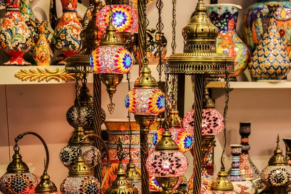 Luzes Decorativas Turcas Luzes Coloridas Tradicionais Lâmpadas Penduradas Istambul Turquia — Fotografia de Stock