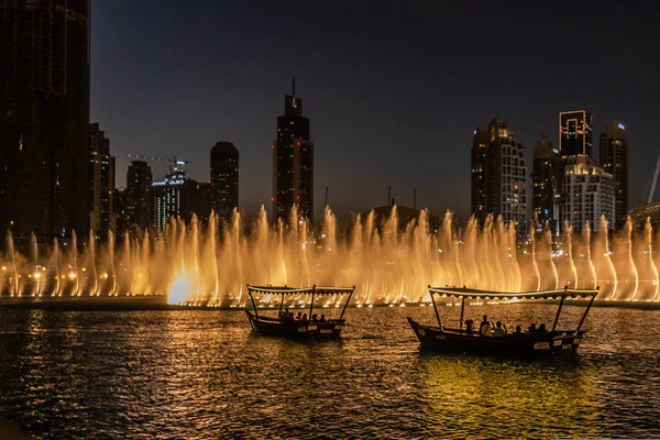 Dubajská Fontána Dubajském Obchoďáku Největší Choreografický Fontánový Systém Světě Zasazený — Stock fotografie