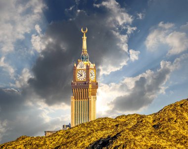 Kutsal Mekke şehrinde Abraj Al Yem (Kraliyet Saat Kulesi Makkah) ile Skyline, Suudi Arabistan. Suudi Arabistan Gökdelenleri