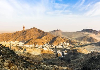 Kutsal Mekke şehrinde Abraj Al Yem (Kraliyet Saat Kulesi Makkah) ile Skyline, Suudi Arabistan. Suudi Arabistan Gökdelenleri
