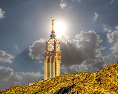 Kutsal Mekke şehrinde Abraj Al Yem (Kraliyet Saat Kulesi Makkah) ile Skyline, Suudi Arabistan. Suudi Arabistan Gökdelenleri