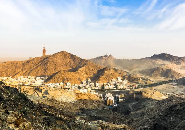 Kutsal Mekke şehrinde Abraj Al Yem (Kraliyet Saat Kulesi Makkah) ile Skyline, Suudi Arabistan. Suudi Arabistan Gökdelenleri