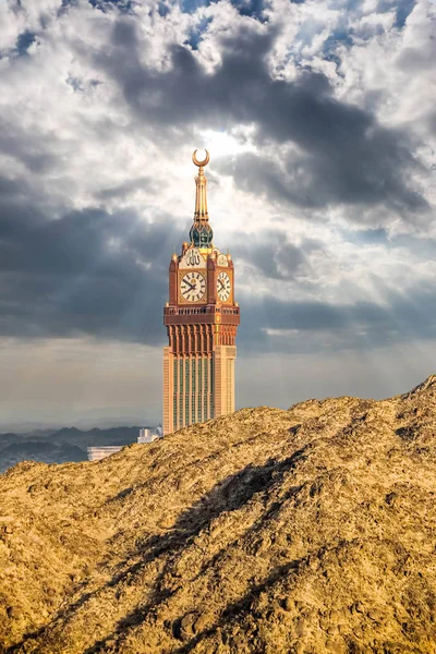 Kutsal Mekke şehrinde Abraj Al Yem (Kraliyet Saat Kulesi Makkah) ile Skyline, Suudi Arabistan. Suudi Arabistan Gökdelenleri