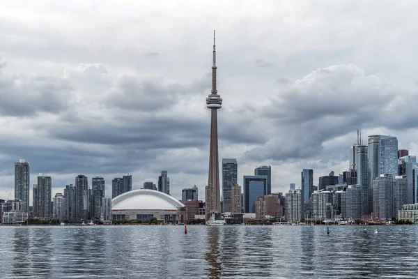 Blick Wasser Auf Toronto City Wolkenkratzer Zusammen Mit Tower Und — Stockfoto