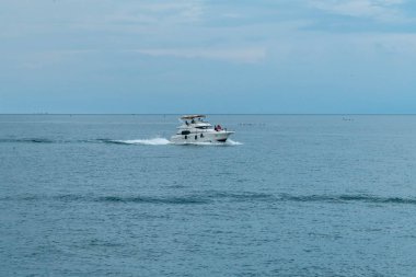 Toronto Kanada 'daki Ottawa Nehri üzerinde dramatik Bulutlu Gökyüzü