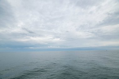 Toronto Kanada 'daki Ottawa Nehri üzerinde dramatik Bulutlu Gökyüzü