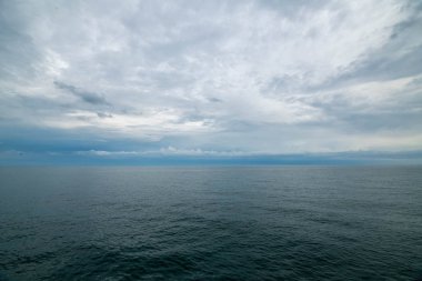 Toronto Kanada 'daki Ottawa Nehri üzerinde dramatik Bulutlu Gökyüzü