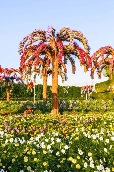 Piękny Kwitnący Krajobraz Cudownego Ogrodu Ponad Milionami Kwiatów Słoneczny Dzień — Zdjęcie stockowe