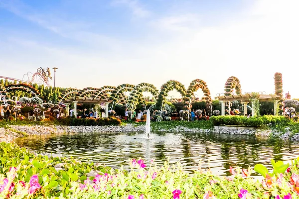 Linda Paisagem Florescente Miracle Garden Com Mais Milhões Flores Dia — Fotografia de Stock