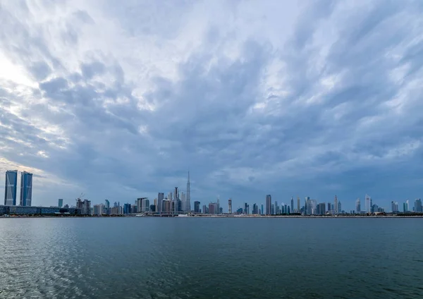 Blick Auf Den Burj Khalifa Unter Wolkenverhangenem Himmel Der Höchste — Stockfoto