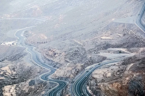 에미레이트 Ras Khaimah 사이의 산맥에 특징을 이루는 자니스의 지질학적 — 스톡 사진