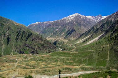 Lalazar 'ın Naran Vadisi, Mansehra Bölgesi, Khyber-Pakhtunkhwa, Pakistan' ın kuzey bölgelerindeki güzel manzarası.