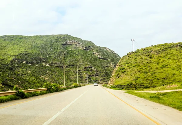 Route Entre Des Montagnes Verdoyantes Salalah Oman — Photo