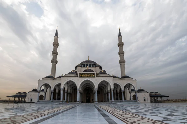 Mesquita Sharjah University City Uma Famosa Atração Turística Dubai Uma Imagem De Stock