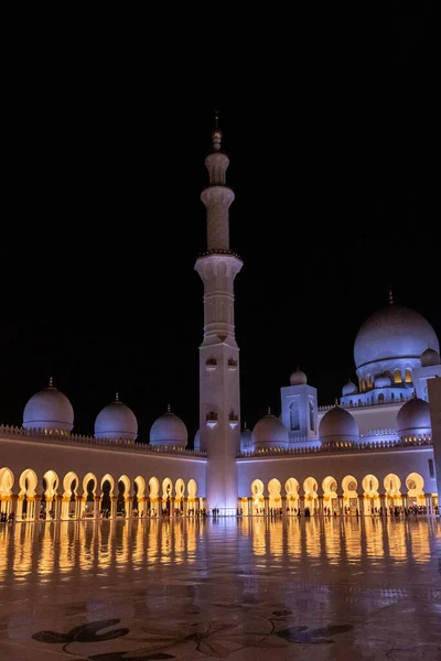 Вид Великую Мечеть Шейха Зайеда Минарет Крупнейшей Мечети Объединенных Арабских — стоковое фото