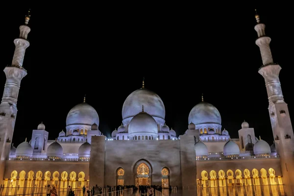 Внутренний Двор Мечети Шейх Заид Минарет Крупнейшей Мечети Объединенных Арабских — стоковое фото