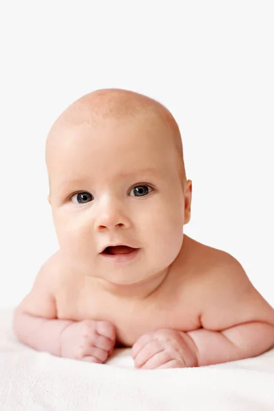 Lächelnder positiver Säugling — Stockfoto