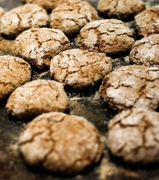 Baking homemade sweet cookies in flour powder — Stock Photo, Image