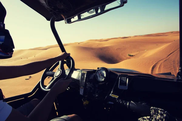 Οδηγώντας Quad Buggy Αυτοκίνητο Θίνες Της Ερήμου Στο Awir Κοντά — Φωτογραφία Αρχείου