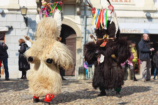 Máscara de carnaval tradicional eslovena antigua kurda — Foto de Stock