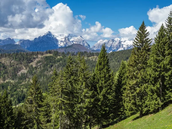 Julian alps toplama bulutlar — Stok fotoğraf