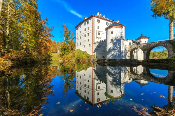 Die Malerische Burg Aus Dem Jahrhundert Sneznik Grad Snenik Schlo — Stockfoto